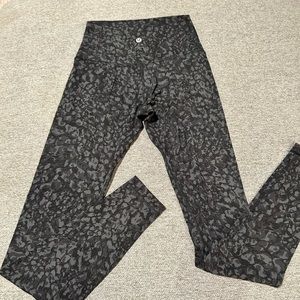 Lululemon size 4 aligns